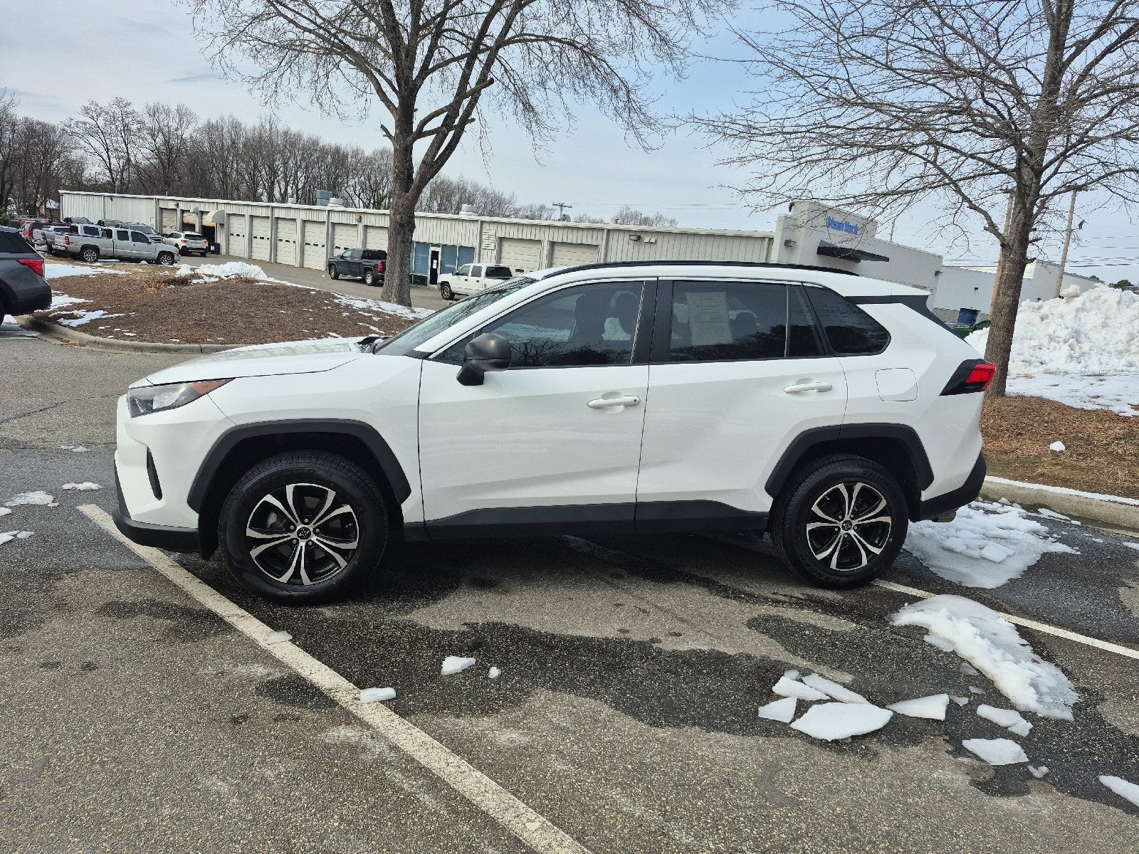 2021 Toyota RAV4 LE