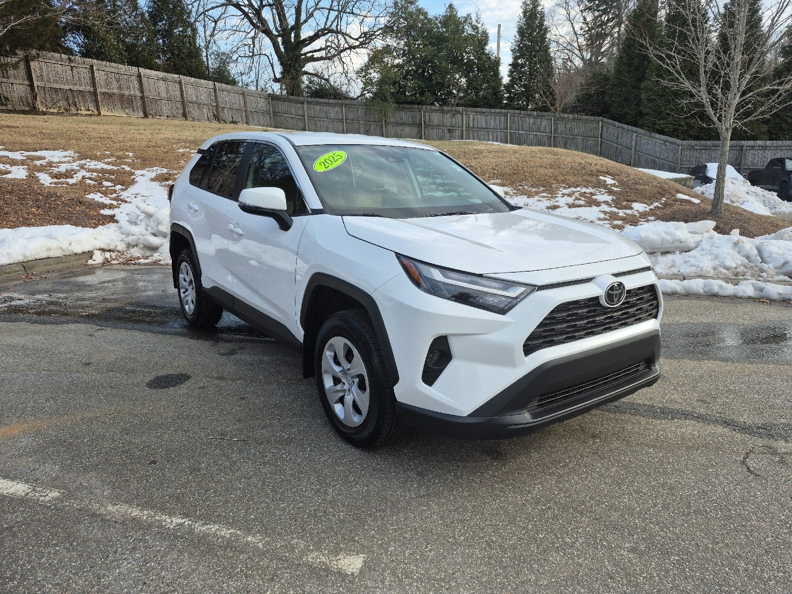 2025 Toyota RAV4 LE