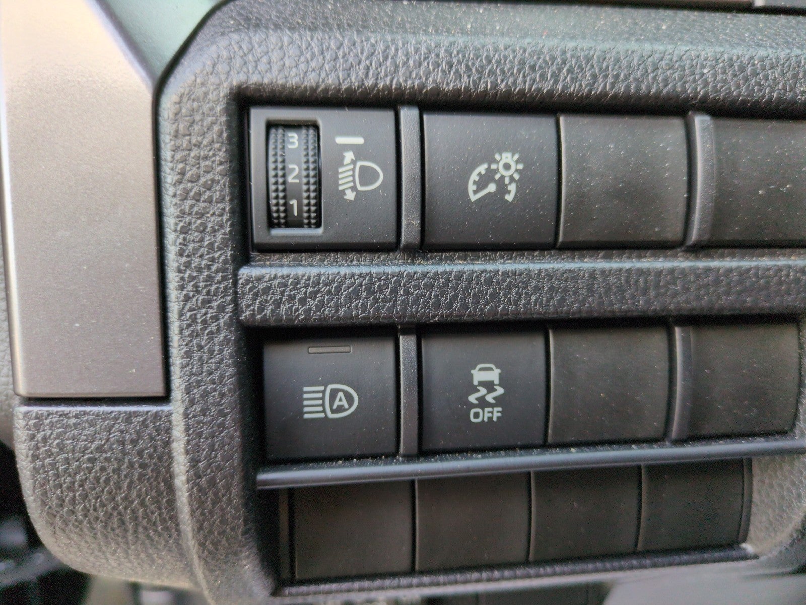 2025 Toyota Tacoma 2WD SR5