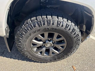 2022 Toyota Tacoma 4WD SR5