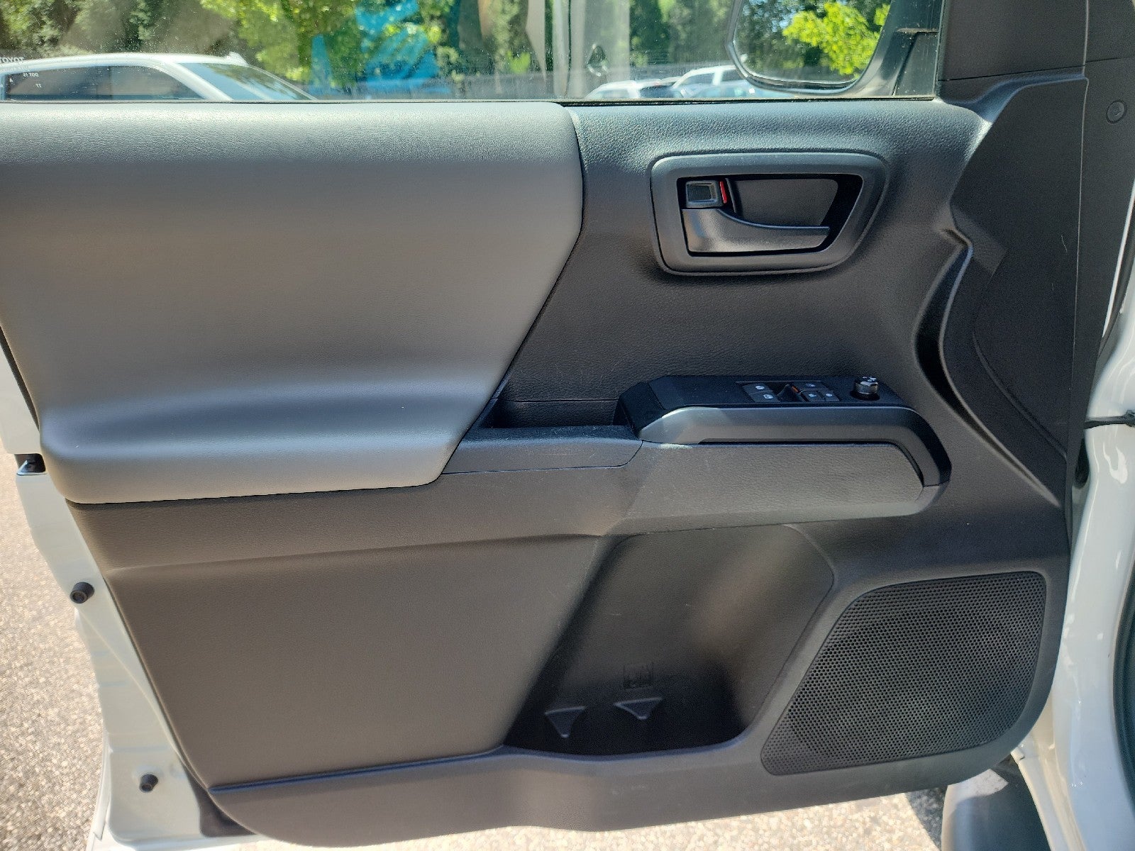 2022 Toyota Tacoma 2WD SR