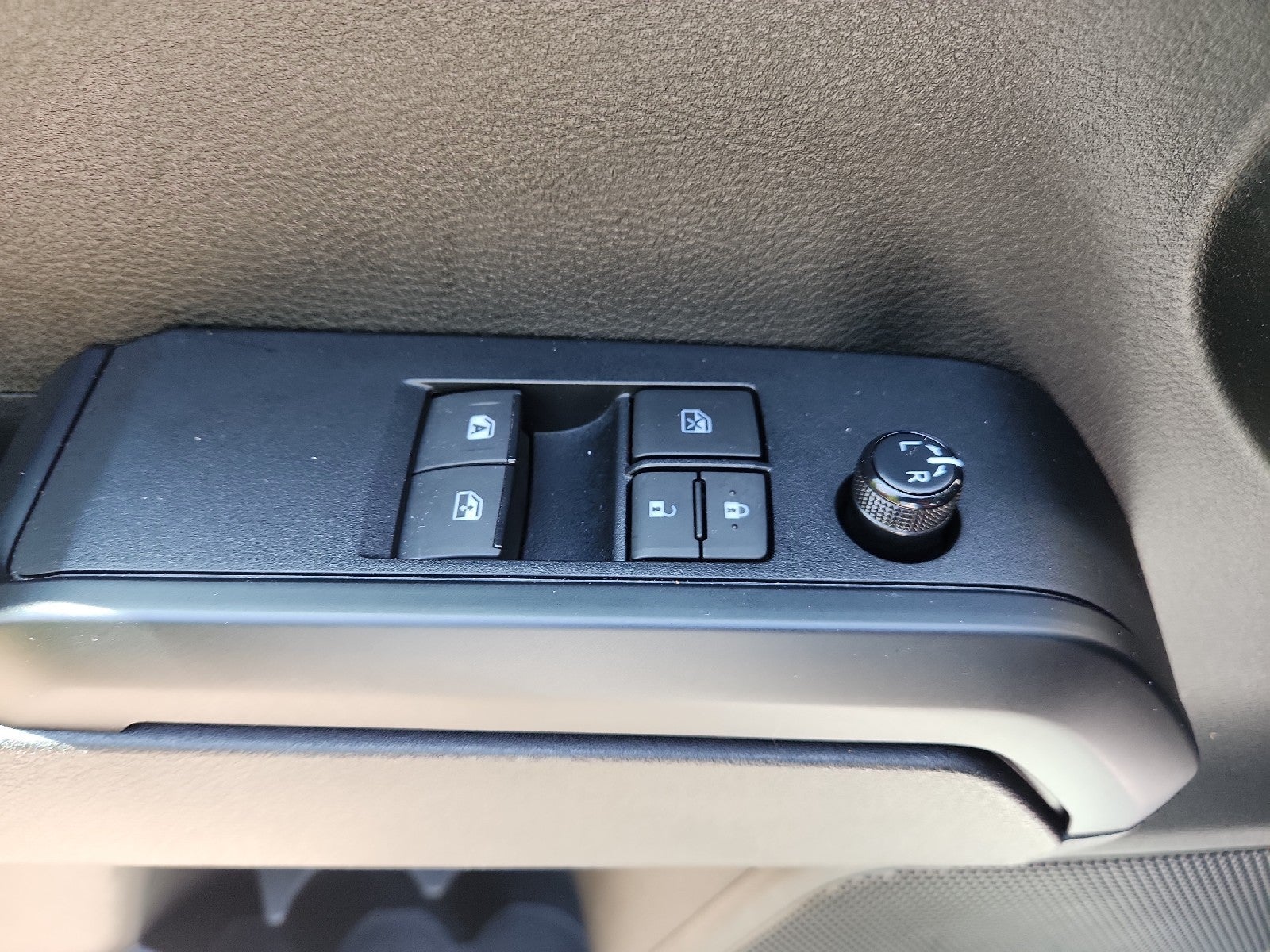 2022 Toyota Tacoma 2WD SR