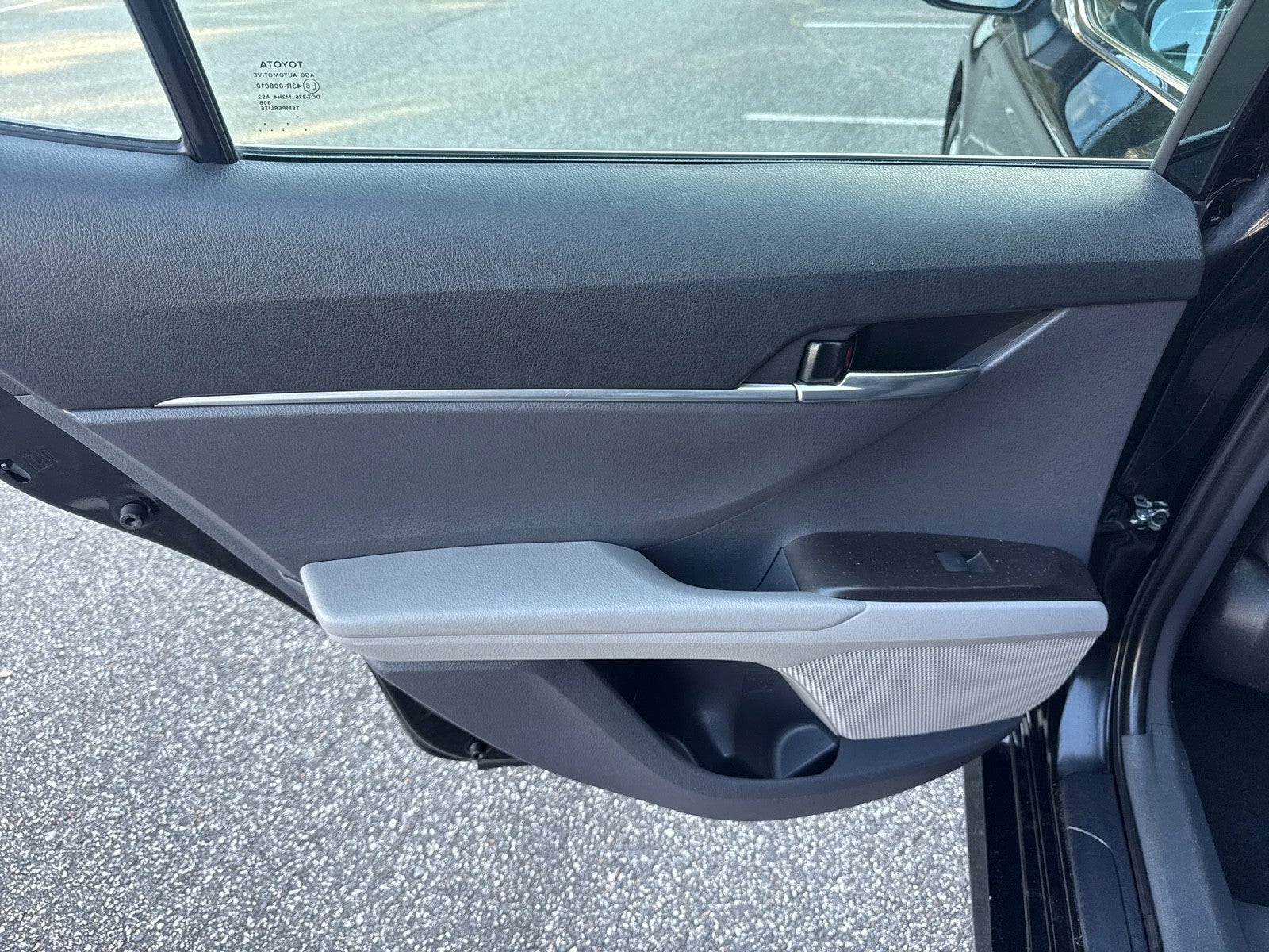 2022 Toyota Camry Hybrid LE