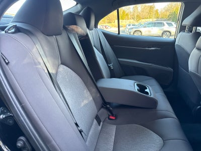 2022 Toyota Camry Hybrid LE