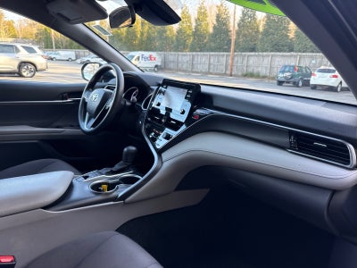 2022 Toyota Camry Hybrid LE