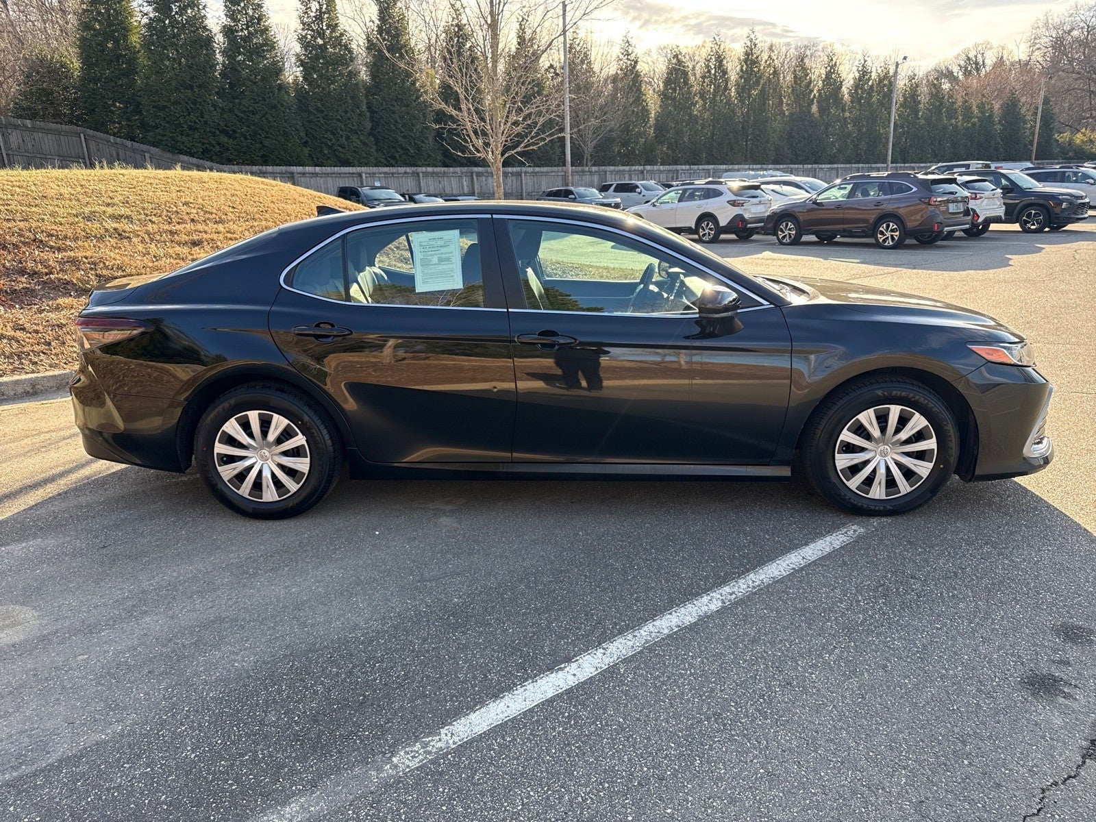 2022 Toyota Camry Hybrid LE