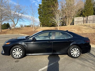 2022 Toyota Camry Hybrid LE