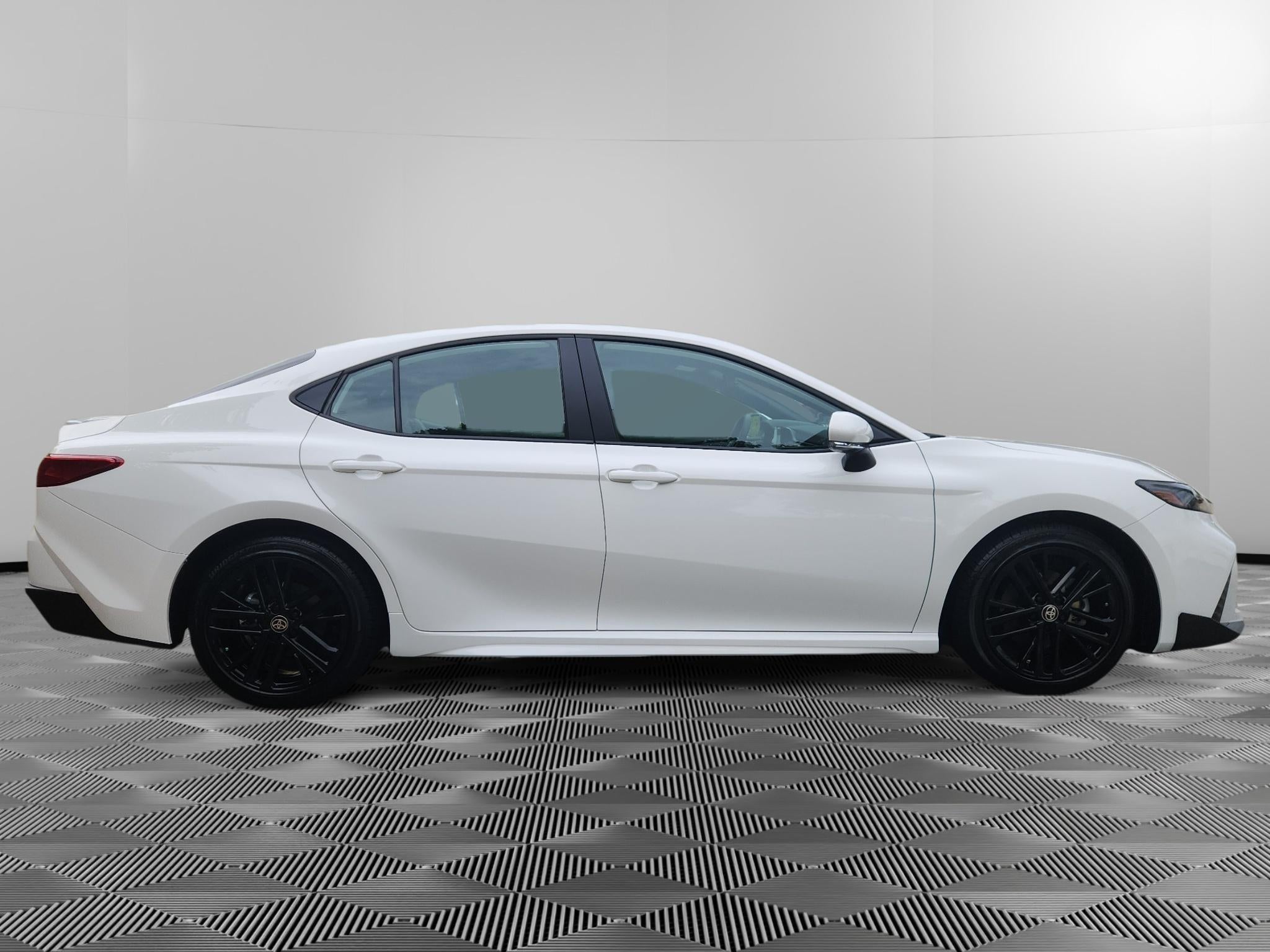 2026 Toyota Camry Hybrid SE