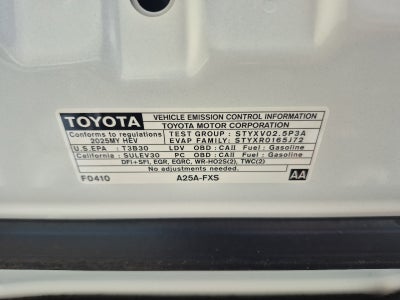 2025 Toyota Camry SE