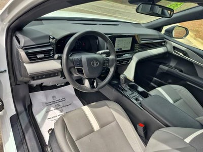 2025 Toyota Camry SE