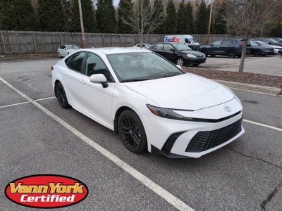 2025 Toyota Camry SE