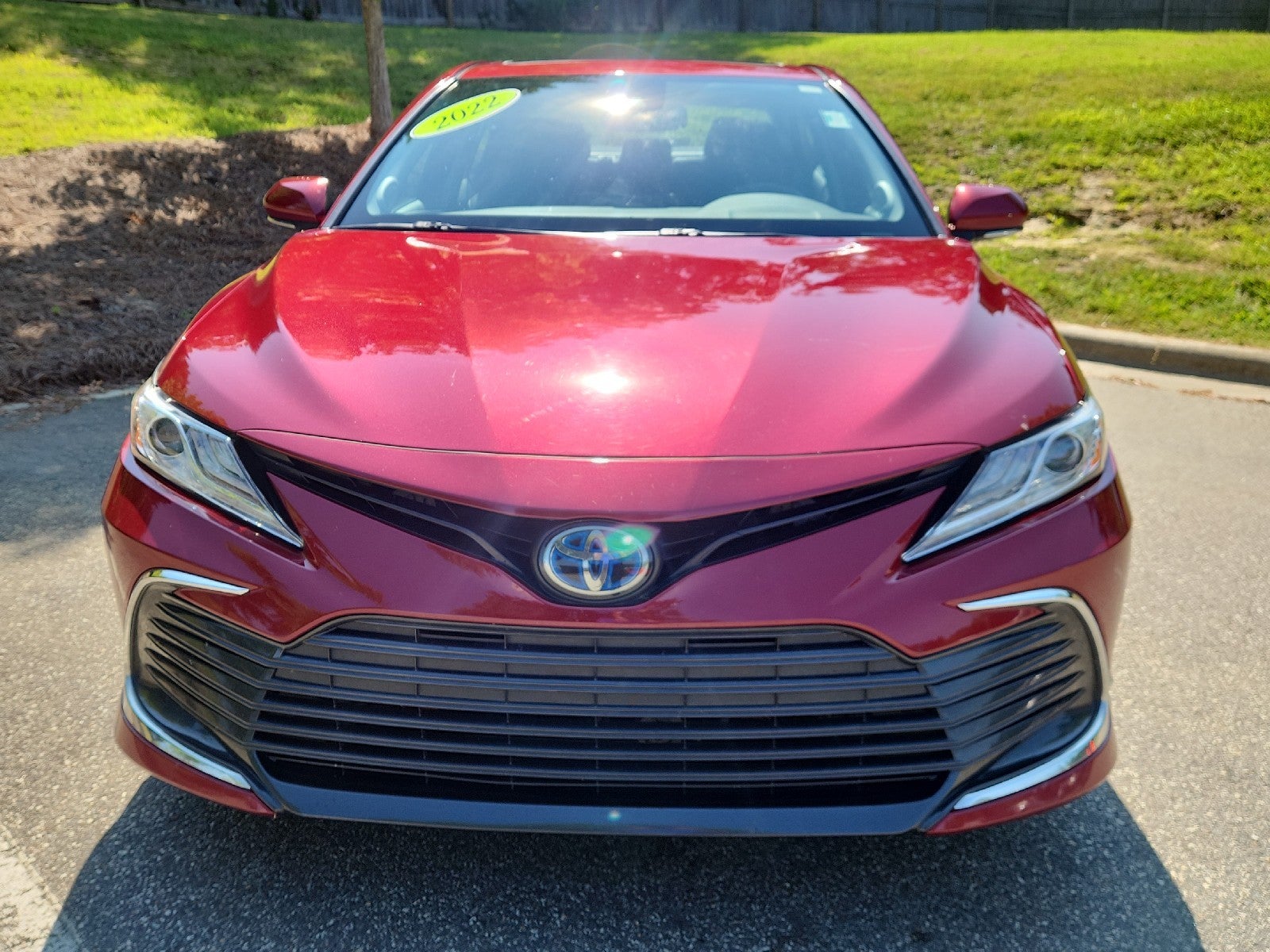 2022 Toyota Camry Hybrid XLE