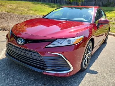 2022 Toyota Camry Hybrid XLE