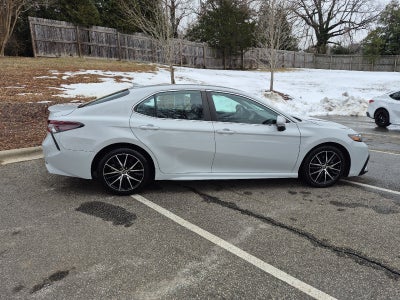 2022 Toyota Camry SE