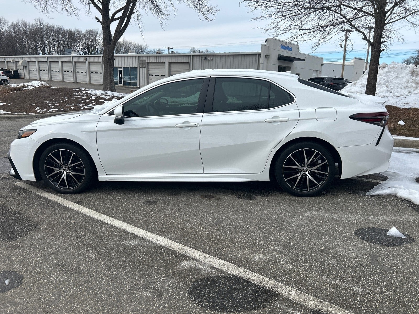 2023 Toyota Camry SE