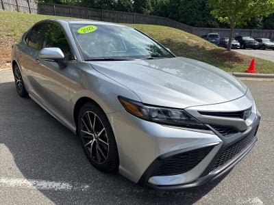 2022 Toyota Camry Hybrid SE
