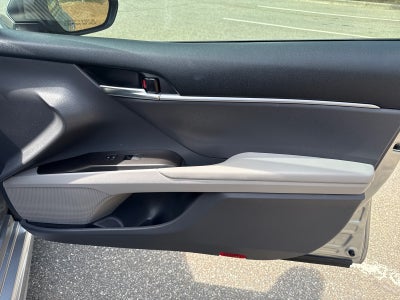 2022 Toyota Camry Hybrid SE