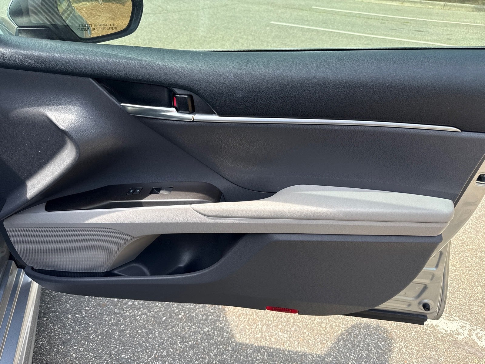 2022 Toyota Camry Hybrid SE