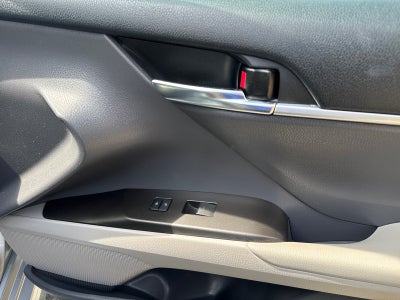 2022 Toyota Camry Hybrid SE