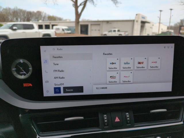 2023 Lexus ES ES 350 F SPORT Handling