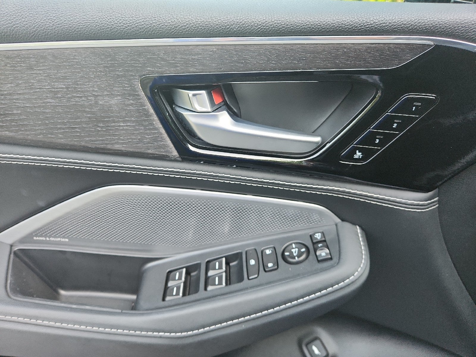 2025 Acura MDX w/Advance Package