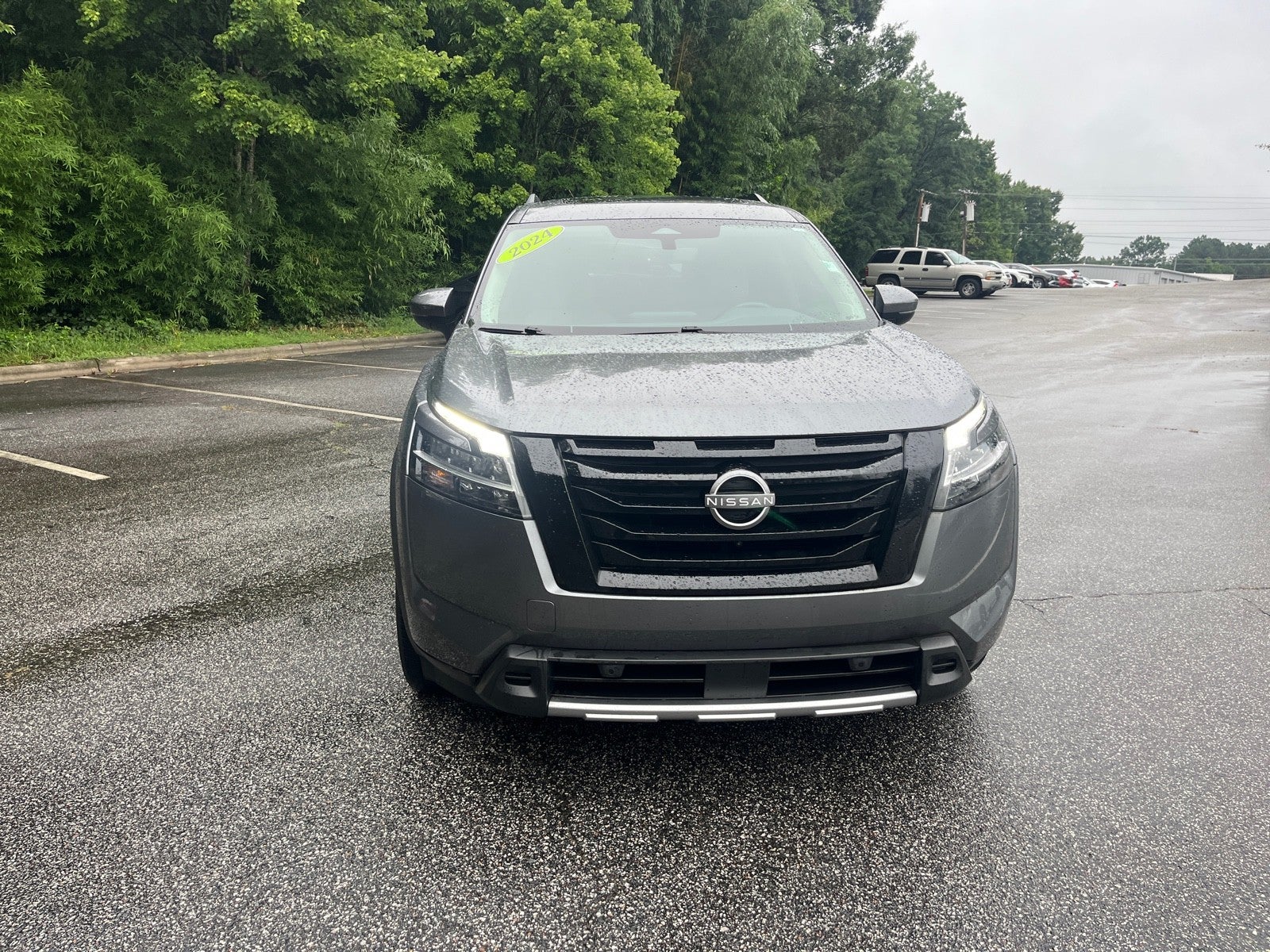 2024 Nissan Pathfinder SL
