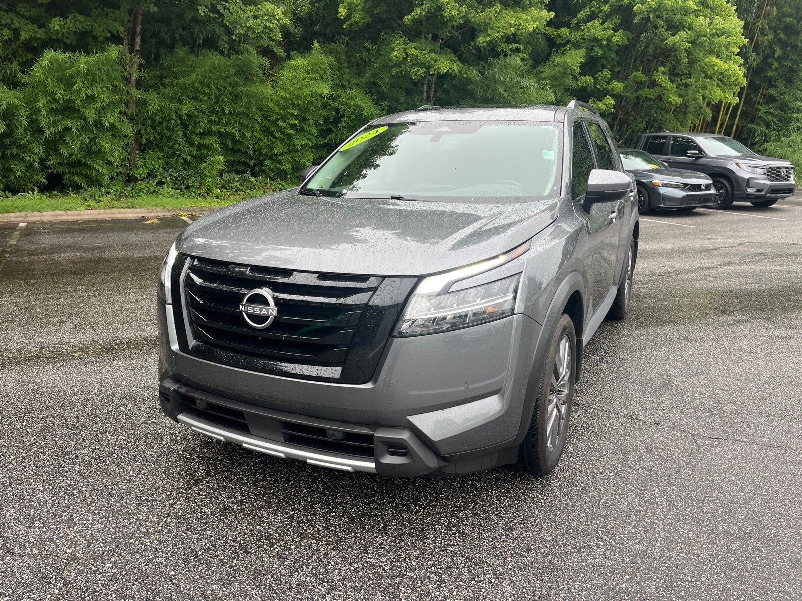 2024 Nissan Pathfinder SL
