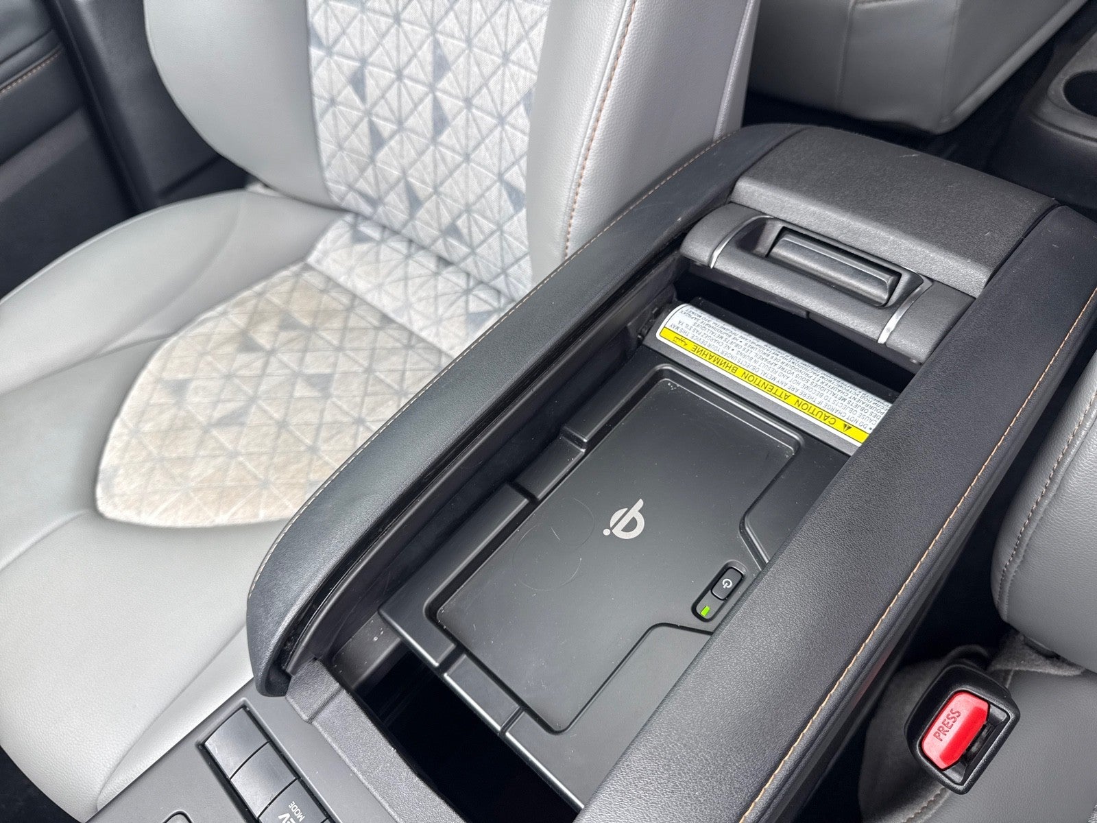 2022 Toyota Highlander Hybrid Bronze Edition