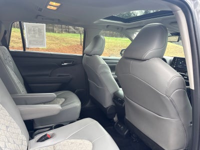 2022 Toyota Highlander Hybrid Bronze Edition