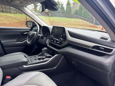 2022 Toyota Highlander Hybrid Bronze Edition