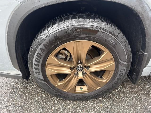 2022 Toyota Highlander Hybrid Bronze Edition