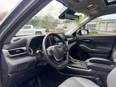 2022 Toyota Highlander Hybrid Bronze Edition