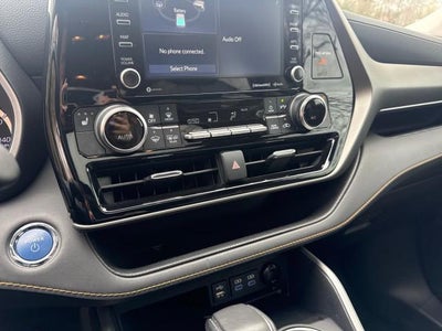 2022 Toyota Highlander Hybrid Bronze Edition