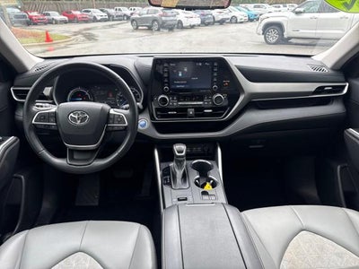 2022 Toyota Highlander Hybrid Bronze Edition