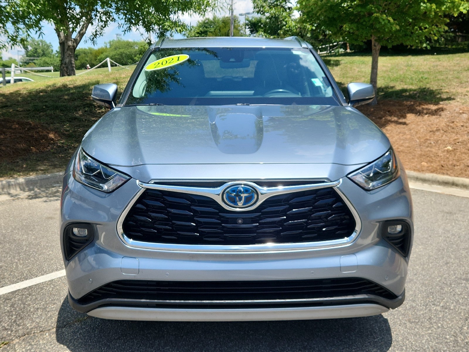 2021 Toyota Highlander Hybrid Platinum
