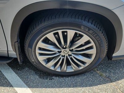 2021 Toyota Highlander Hybrid Platinum