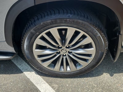 2021 Toyota Highlander Hybrid Platinum