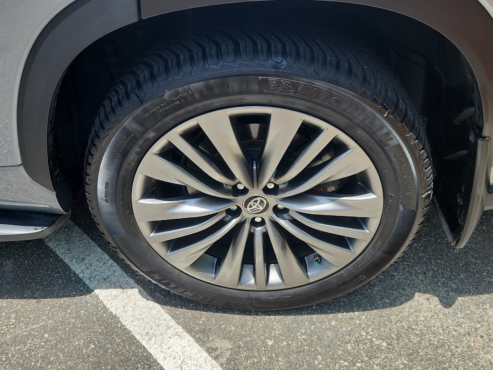 2021 Toyota Highlander Hybrid Platinum