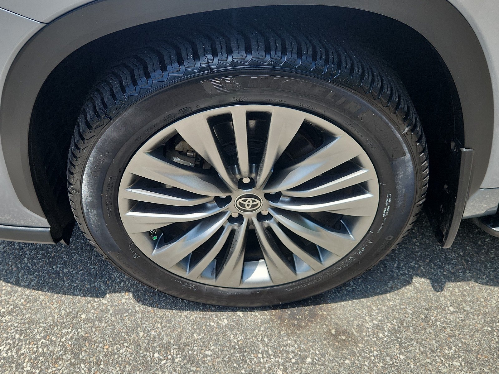 2021 Toyota Highlander Hybrid Platinum