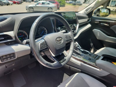 2021 Toyota Highlander Hybrid Platinum