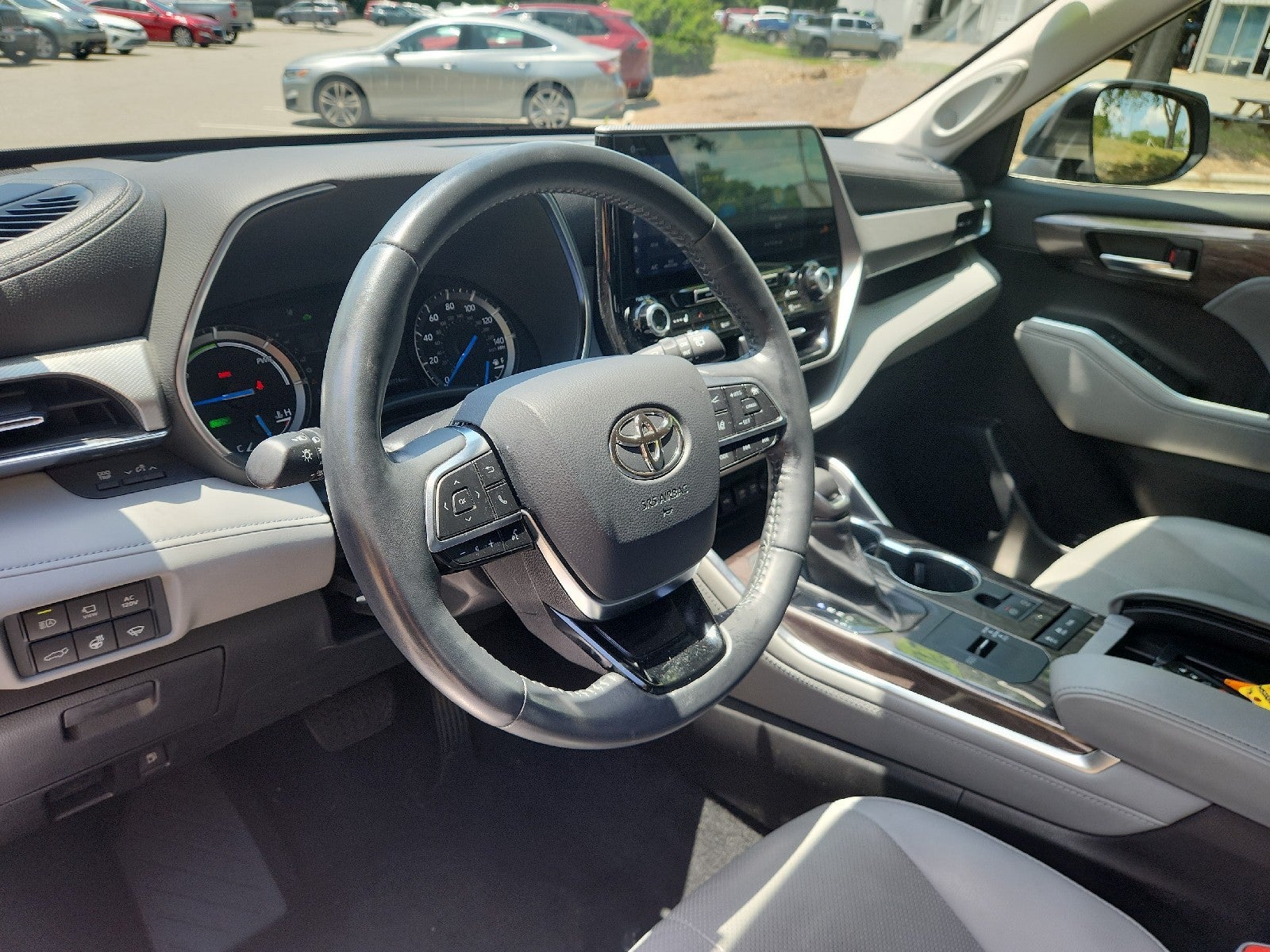 2021 Toyota Highlander Hybrid Platinum