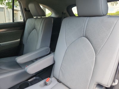 2021 Toyota Highlander Hybrid Platinum