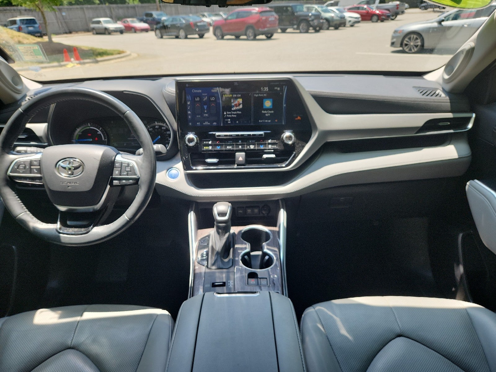 2021 Toyota Highlander Hybrid Platinum