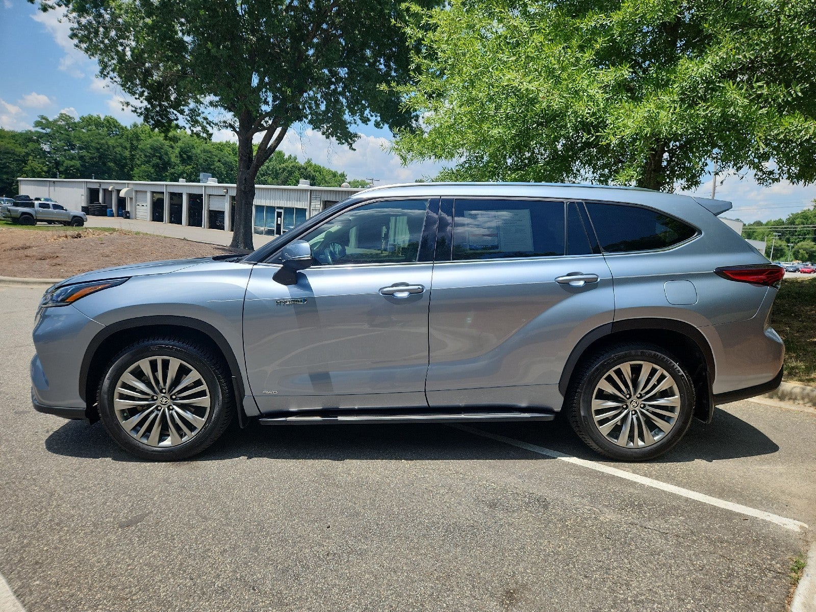 2021 Toyota Highlander Hybrid Platinum