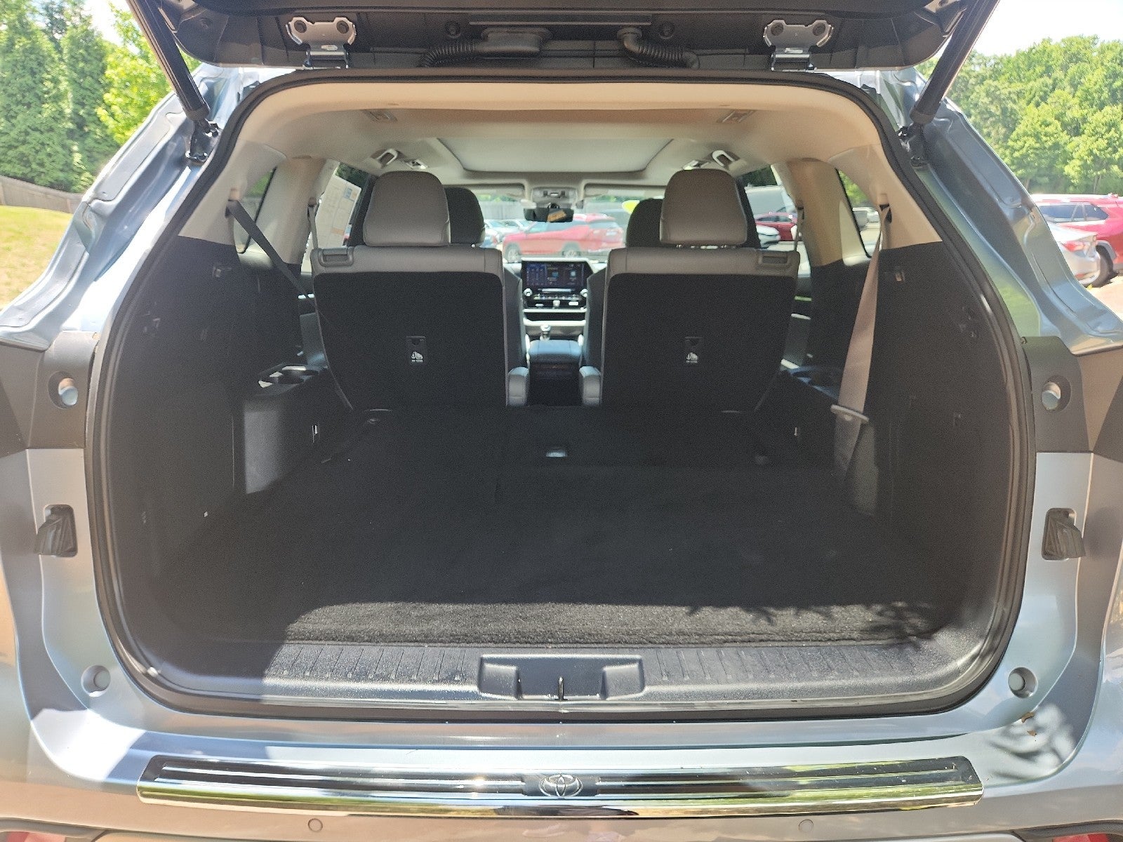 2021 Toyota Highlander Hybrid Platinum
