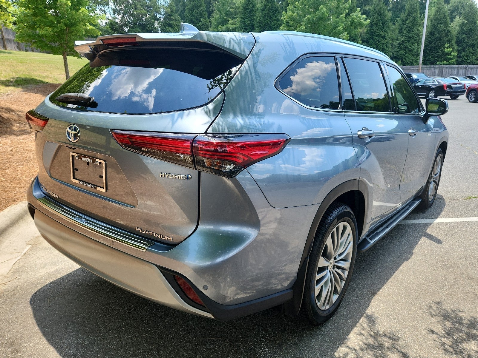 2021 Toyota Highlander Hybrid Platinum