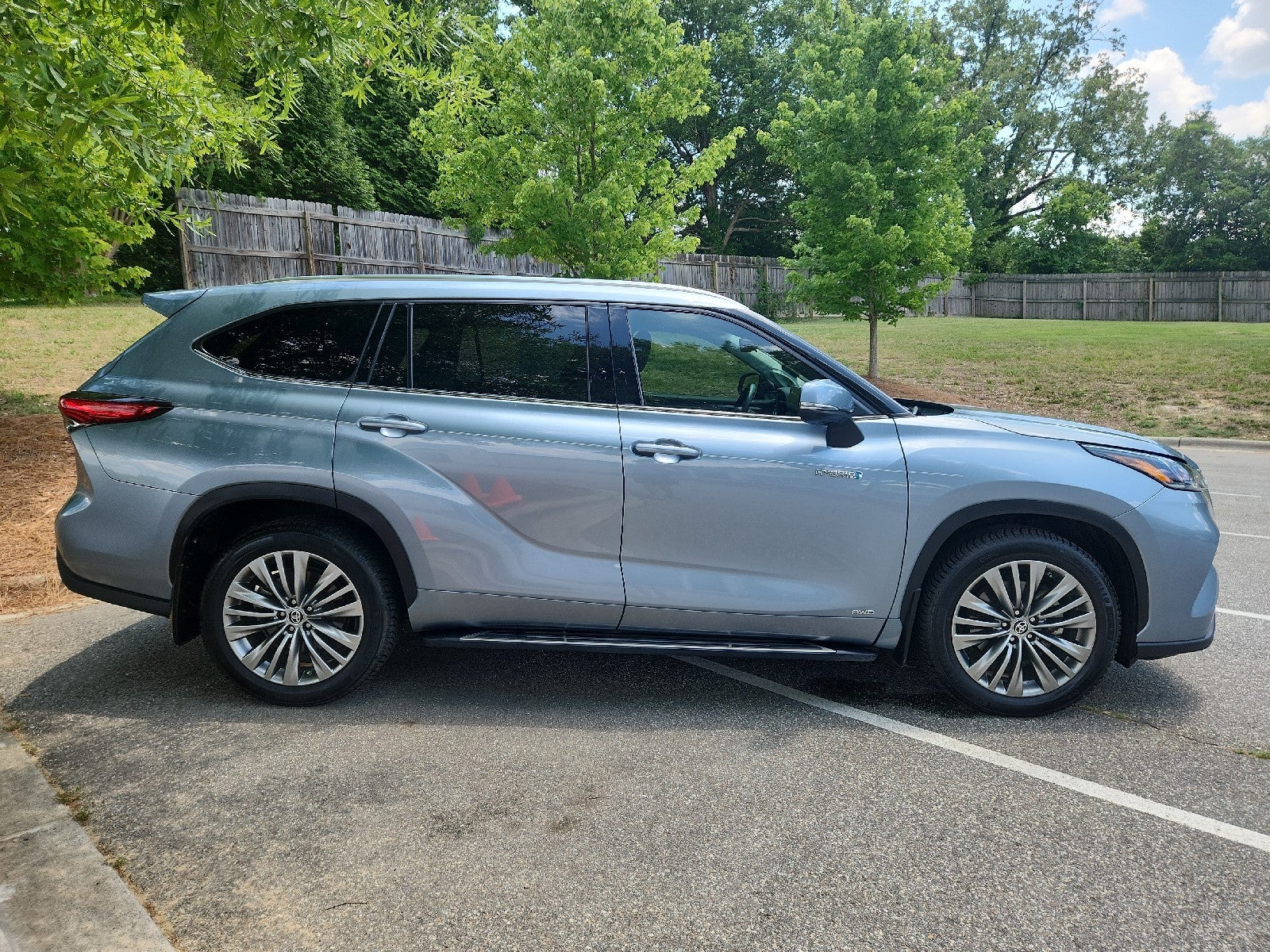 2021 Toyota Highlander Hybrid Platinum