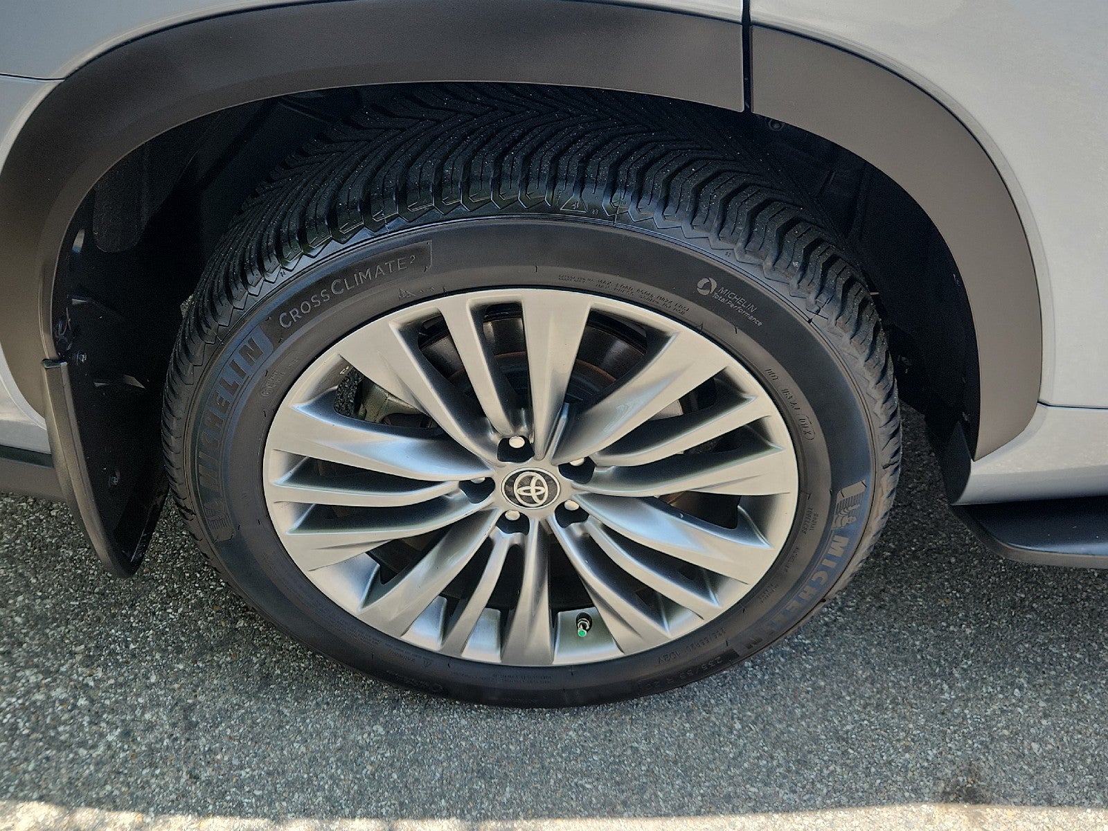 2021 Toyota Highlander Hybrid Platinum