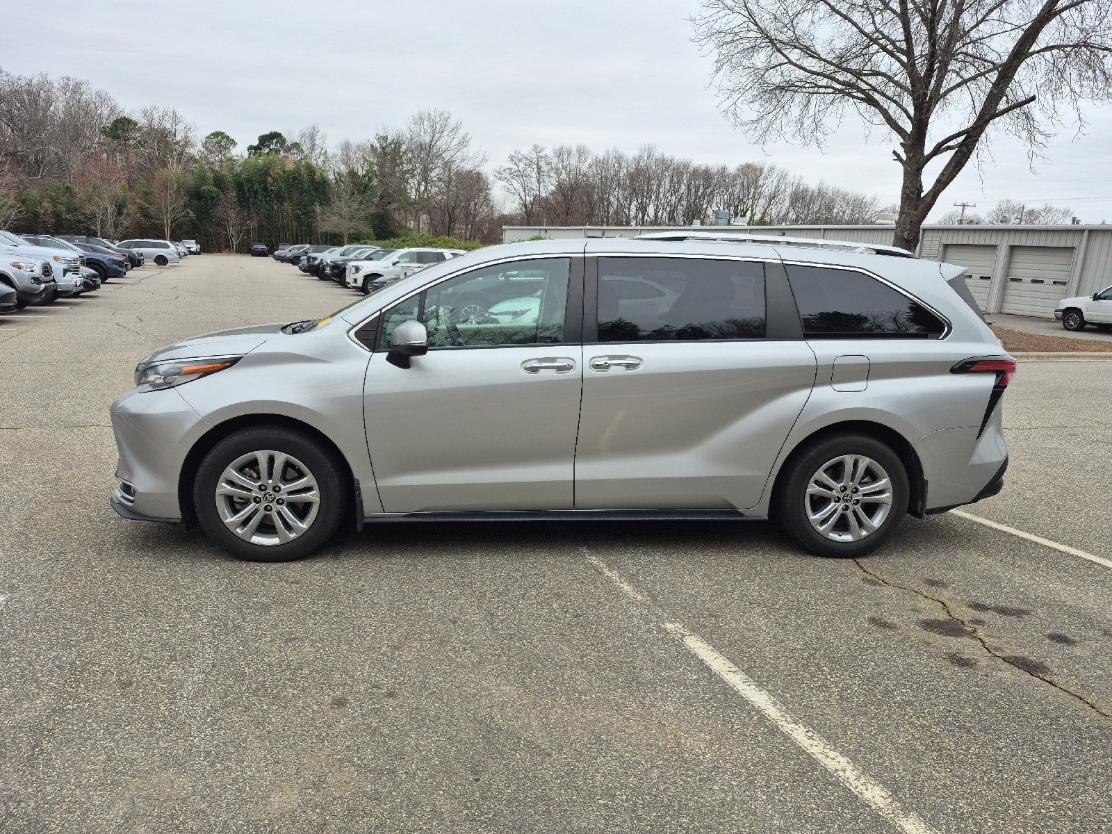 2023 Toyota Sienna Platinum