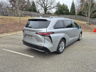 2023 Toyota Sienna Platinum
